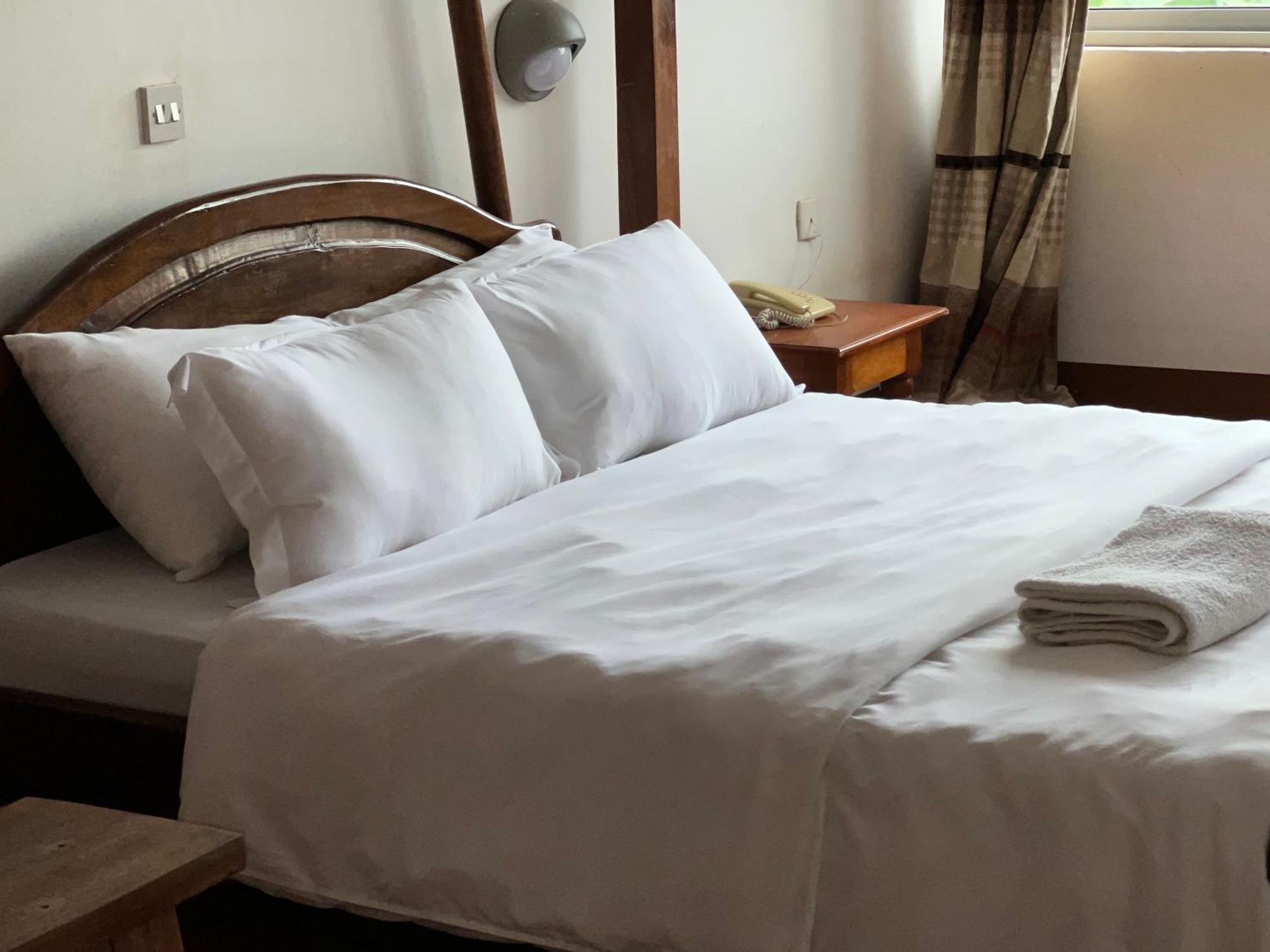 Entebbe Flights Motel Екстер'єр фото