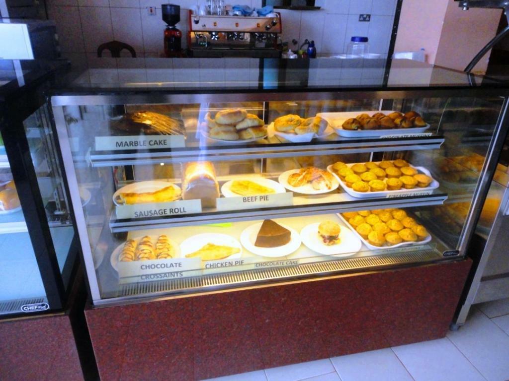 Entebbe Flights Motel Екстер'єр фото