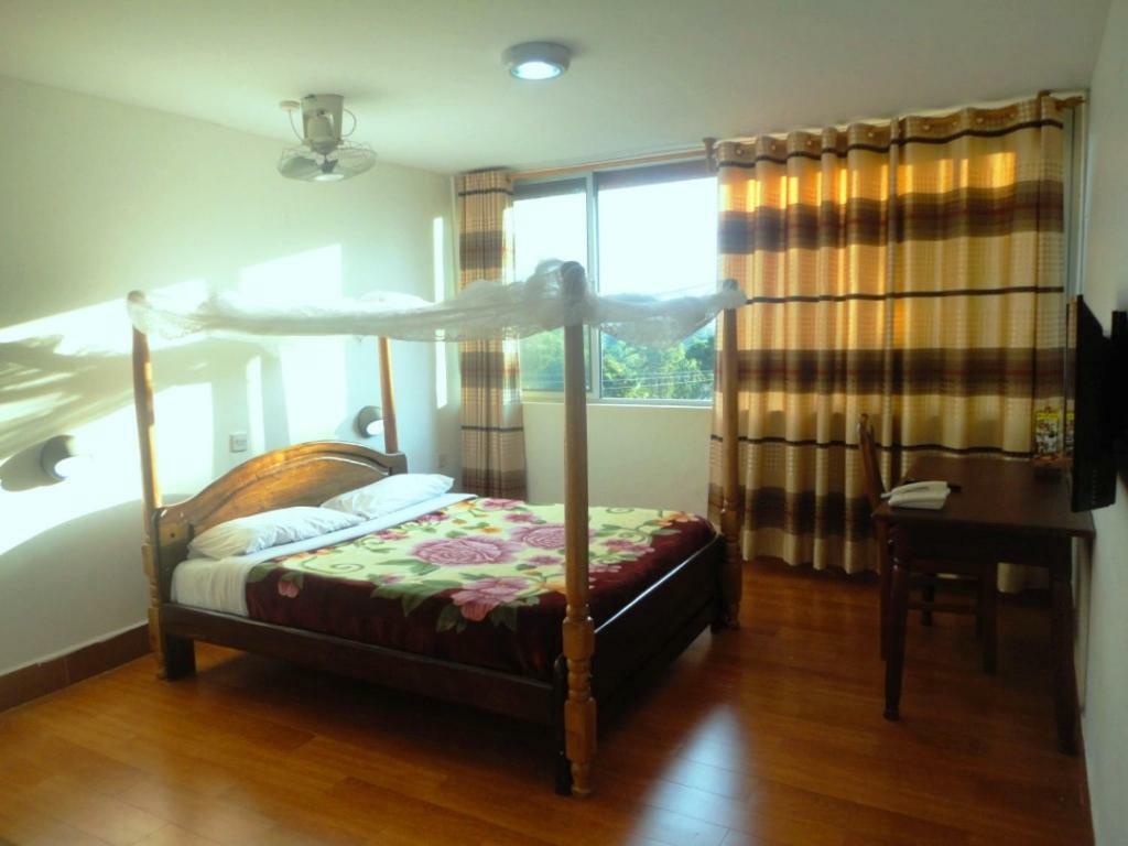 Entebbe Flights Motel Екстер'єр фото