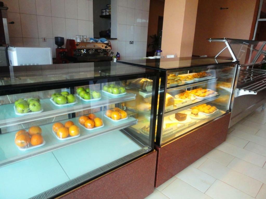 Entebbe Flights Motel Екстер'єр фото