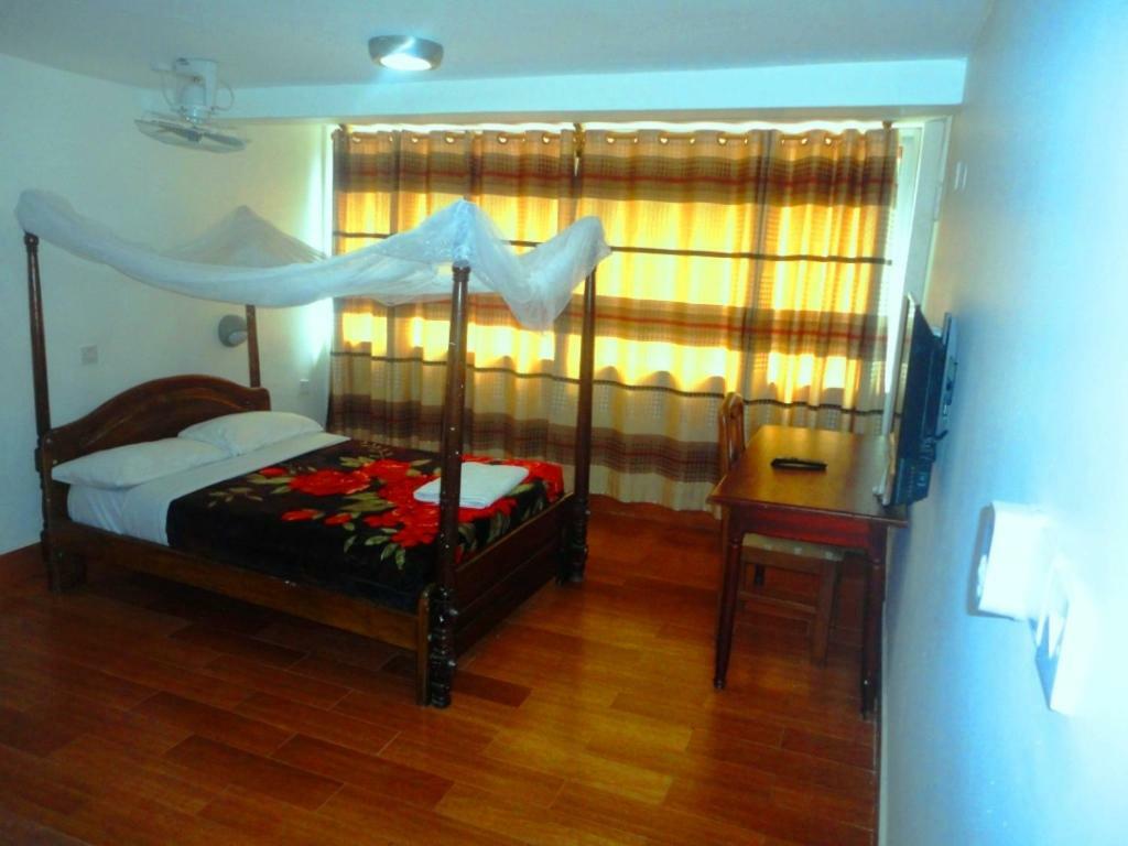 Entebbe Flights Motel Екстер'єр фото